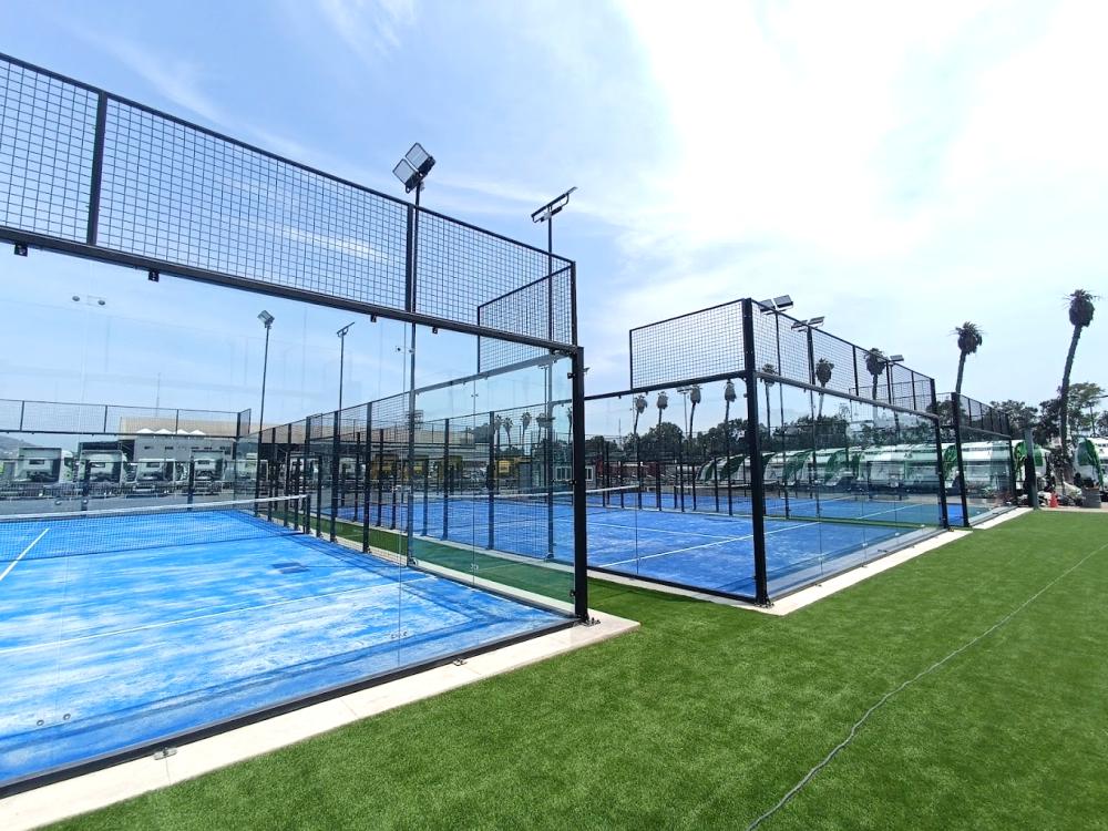 Glass for sports court