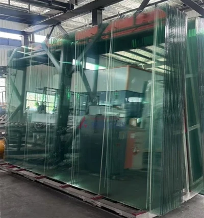 Jelas Float dilaminasi arsitektur kaca dengan susu putih PVB