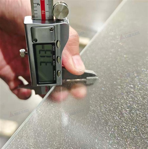 3.2mm Tempered Ultra Clear Solar Glass dengan En12150