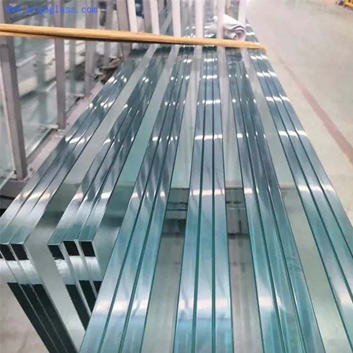 Ultra Clear Glass Rib